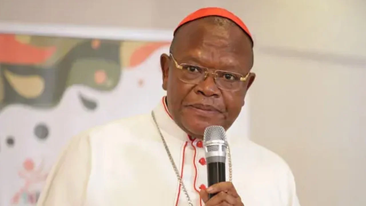 Scandale à l'Aéroport: Comment le Cardinal Ambongo a été Bloqué du ...